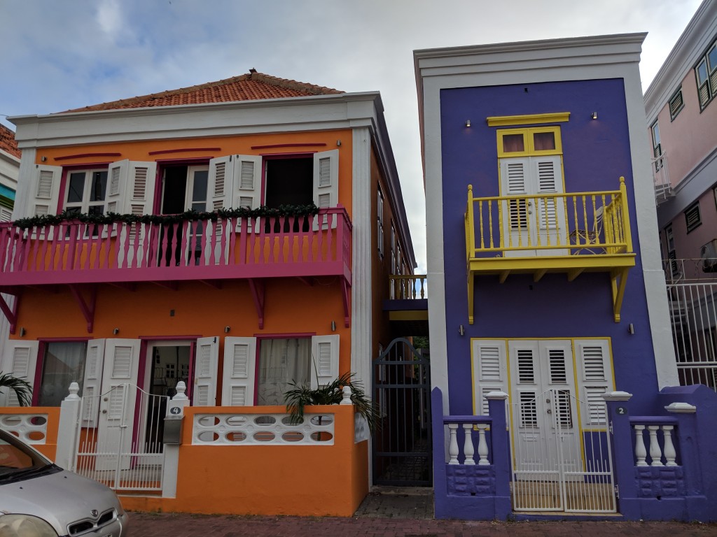 Petermaii, Curacao