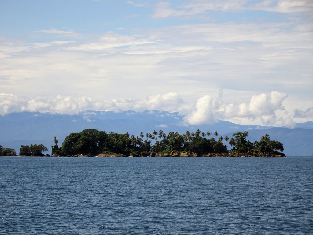 Cayo Zapatilla, Bocas